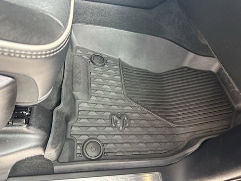 Used 2021 RAM 1500 Laramie image 22