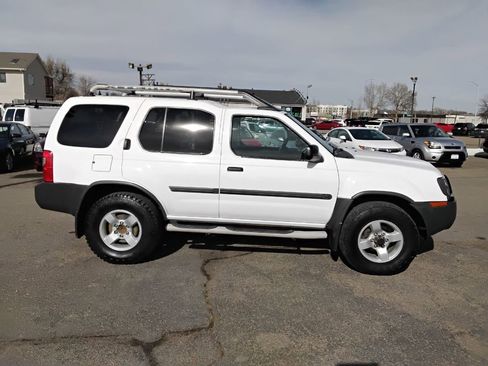 Used 2004 Nissan Xterra XE image 2
