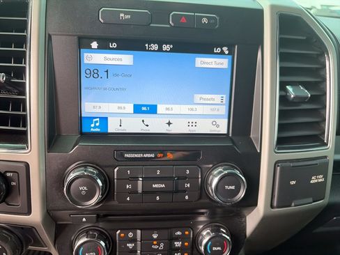 Used 2017 Ford F150 Lariat RWD image 23