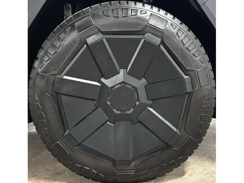 Used 2024 Tesla Cybertruck AWD Crew Cab image 11