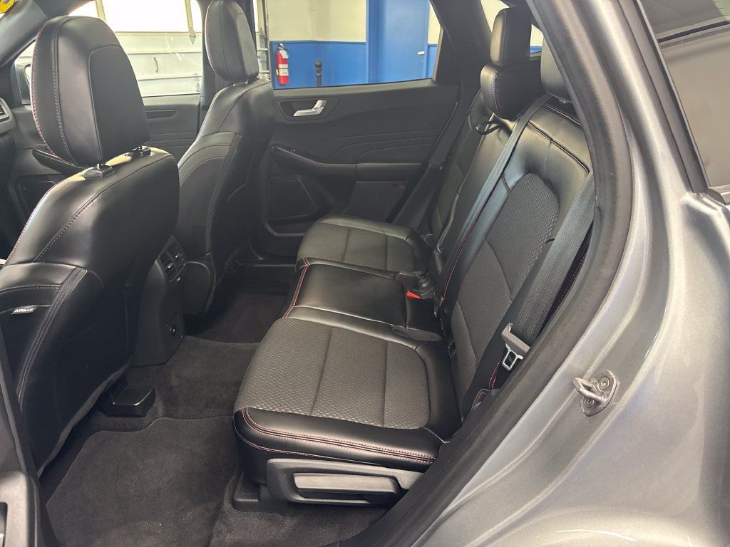 Used 2024 Ford Escape ST-Line w/ Tech Pack #1 AWD/4WD image 27