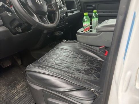 Used 2018 RAM 2500 Tradesman w/ Chrome Appearance Group image 4