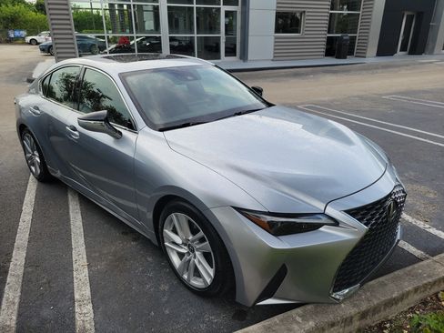 Used 2025 Lexus IS 300 w/ Comfort Package RWD image 2