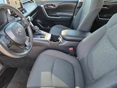 Used 2024 Toyota RAV4 XLE AWD/4WD image 18