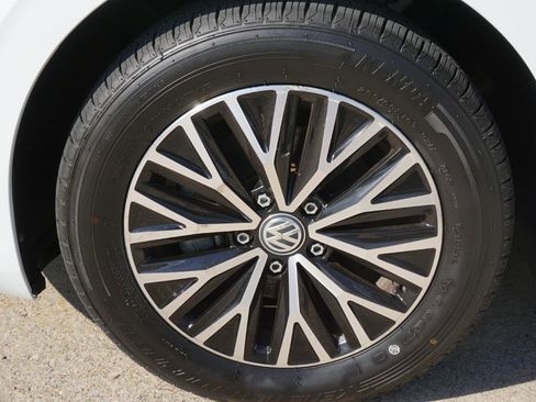 Used 2021 Volkswagen Jetta SE FWD image 9