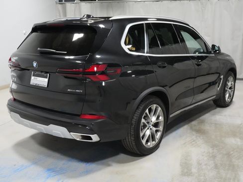 Used 2024 BMW X5 xDrive40i w/ Premium Package image 12