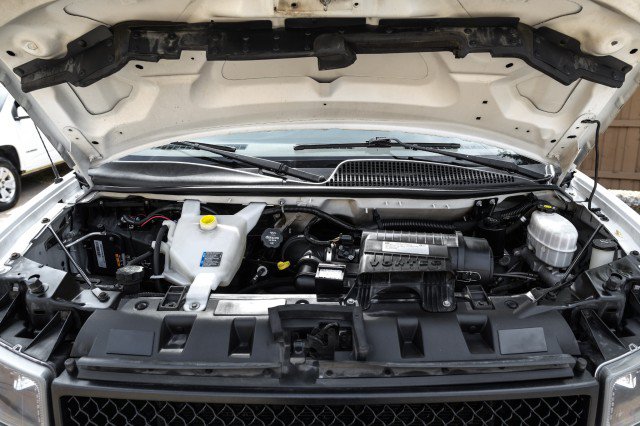 Used 2018 Chevrolet Express 2500 w/ Driver Convenience Package RWD image 34