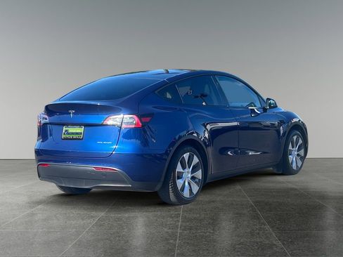 Used 2023 Tesla Model Y Long Range AWD/4WD image 9