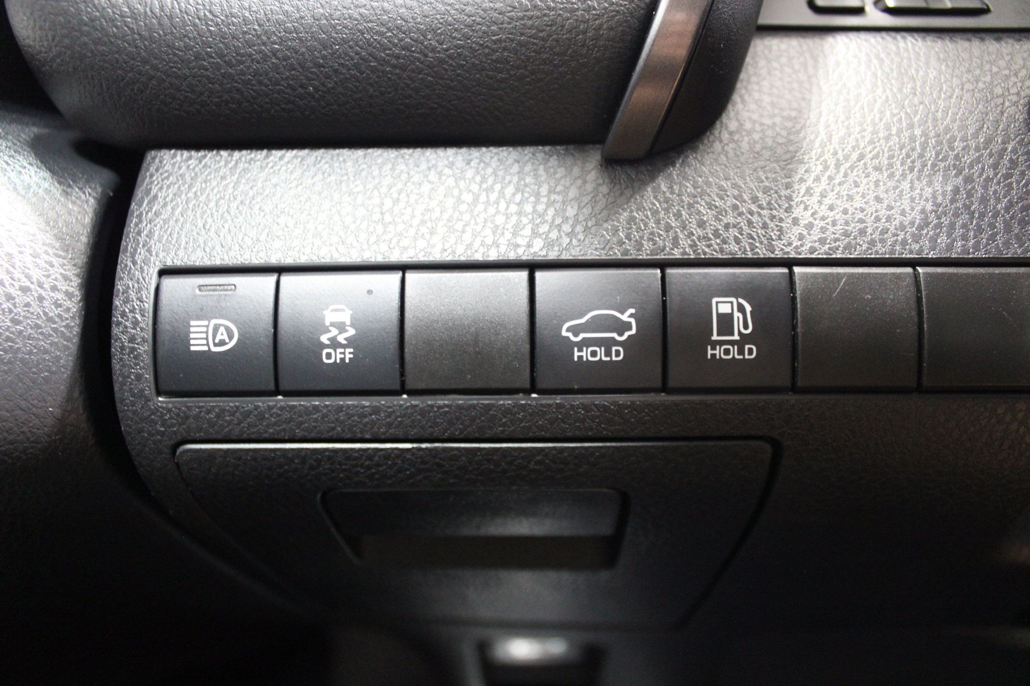 Used 2022 Toyota Camry XSE w/ Navigation Package FWD image 38