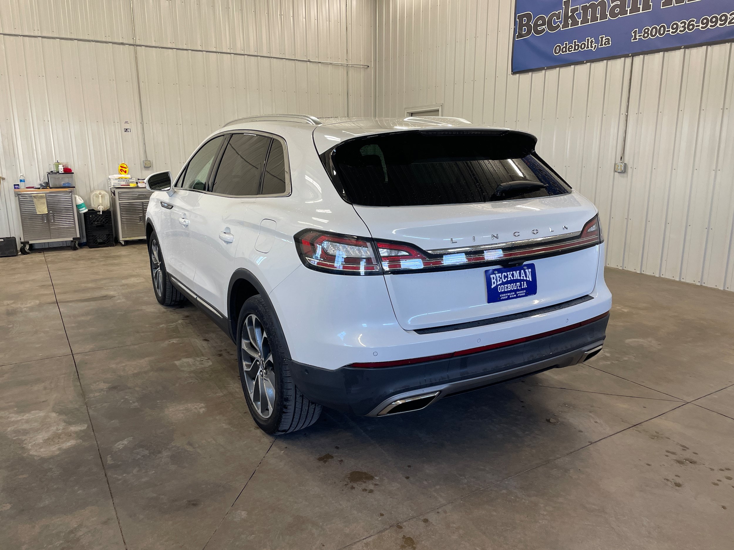 Used 2023 Lincoln Nautilus Reserve AWD/4WD image 3