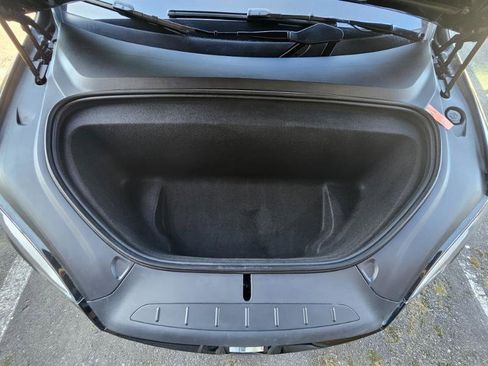 Used 2023 Tesla Model X image 24