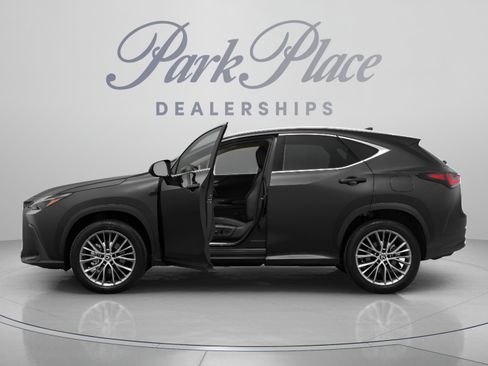 Used 2024 Lexus NX 250 FWD image 6