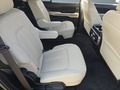 Used 2021 Ford Expedition Platinum image 49