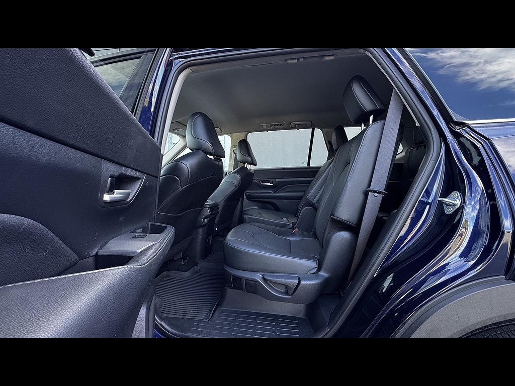 Certified 2024 Toyota Grand Highlander AWD image 24