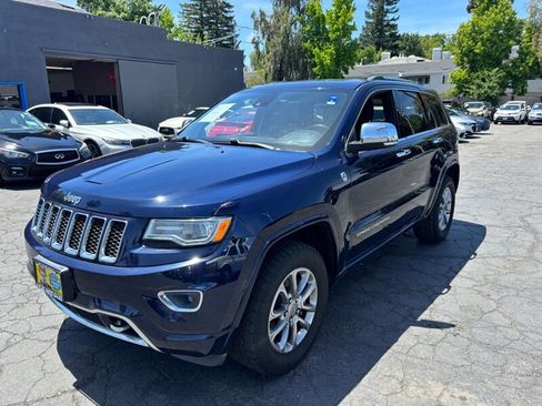 Used 2015 Jeep Grand Cherokee Overland w/ Advanced Technology Group AWD/4WD image 9