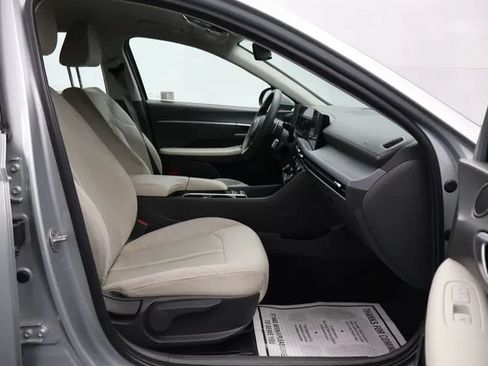 Used 2024 Hyundai Sonata SEL FWD image 16