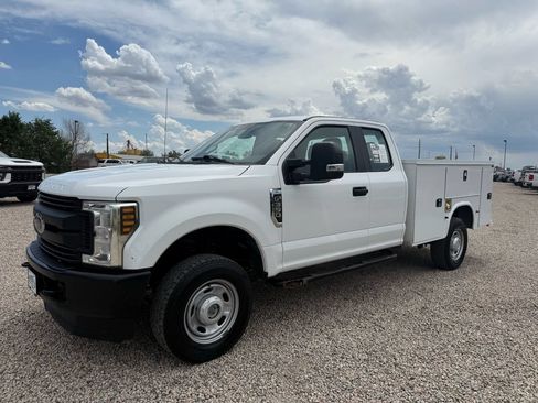 Used 2018 Ford F350 XL AWD/4WD image 5