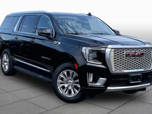 Used 2024 GMC Yukon XL Denali AWD/4WD image 3
