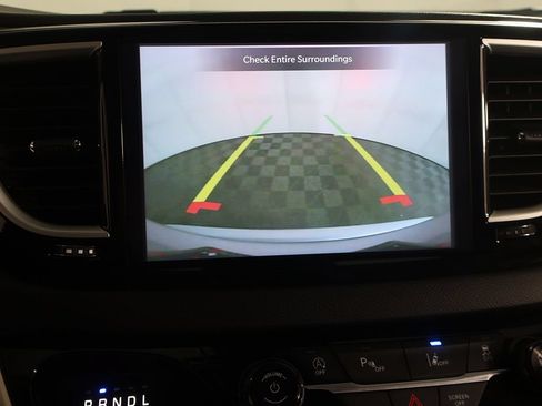 Used 2024 Chrysler Pacifica Touring-L FWD image 44