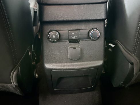 Used 2019 Ford Explorer XLT w/ Equipment Group 202A image 27