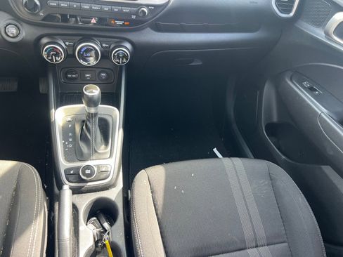 Used 2021 Hyundai Venue SEL w/ Premium Package image 32