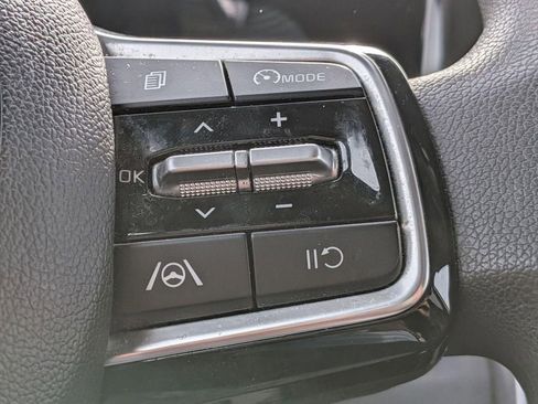 Used 2023 Kia Sorento LX AWD/4WD image 18