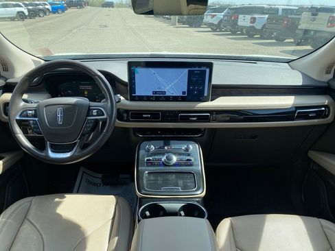 Used 2022 Lincoln Nautilus Reserve image 13