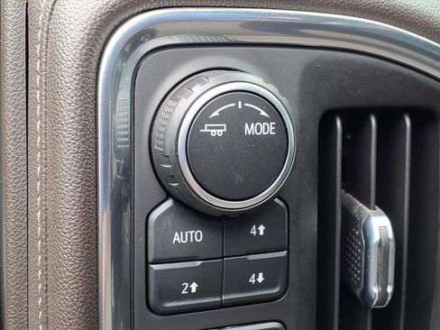 Used 2021 Chevrolet Silverado 1500 LT Trail Boss w/ Bed Protection Package AWD/4WD image 17