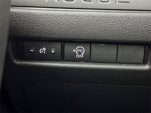 Used 2024 Nissan Rogue S image 10