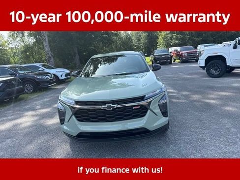Used 2024 Chevrolet Trax RS w/ Sunroof Package FWD image 9