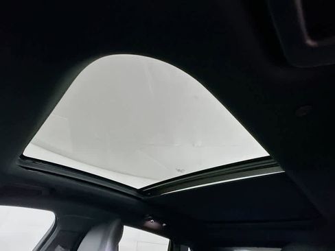 Used 2019 Lincoln Nautilus Select image 32