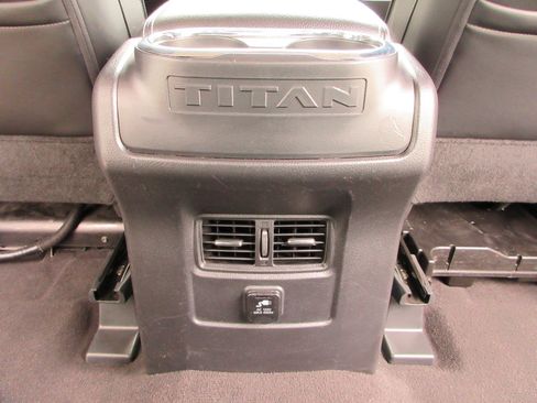 Used 2017 Nissan Titan PRO-4X AWD/4WD image 23