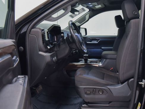 Used 2023 Chevrolet Silverado 1500 LT Trail Boss w/ Protection Package AWD/4WD image 2