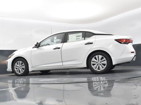 Used 2025 Nissan Sentra S image 37
