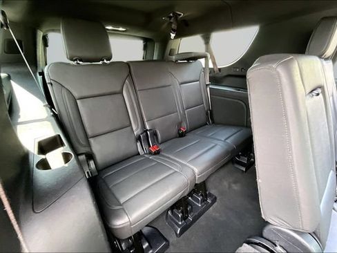Used 2025 Chevrolet Suburban LT AWD/4WD image 28