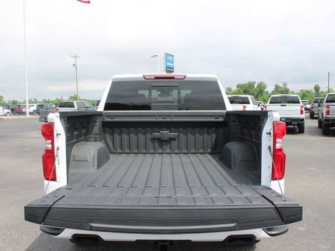 New 2026 Chevrolet Silverado 1500 RST w/ Redline Edition AWD/4WD image 16