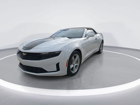 Used 2023 Chevrolet Camaro LT RWD image 4