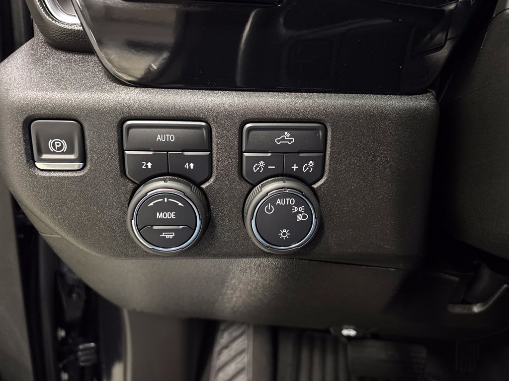 Used 2024 Chevrolet Silverado 1500 LT AWD/4WD image 30