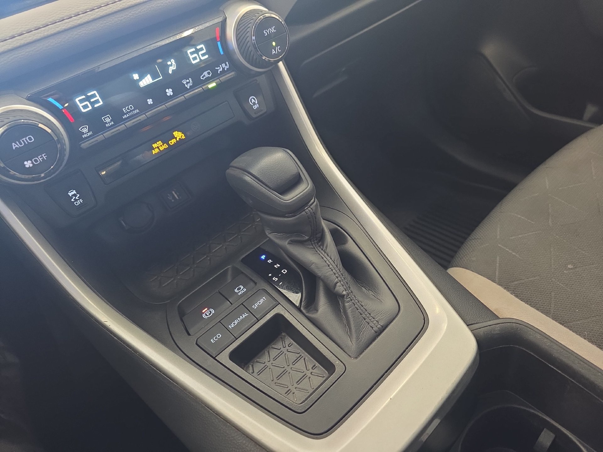 Used 2023 Toyota RAV4 XLE w/ Convenience Package FWD image 25