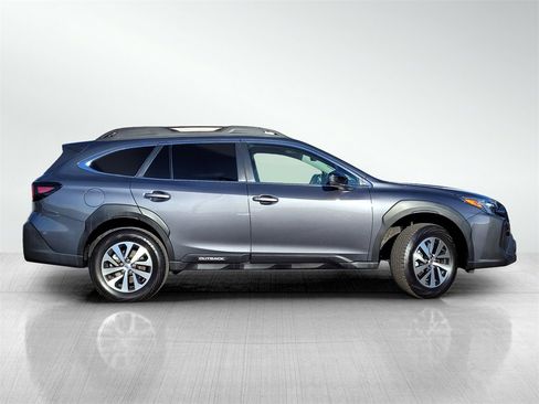 Used 2024 Subaru Outback Premium image 3