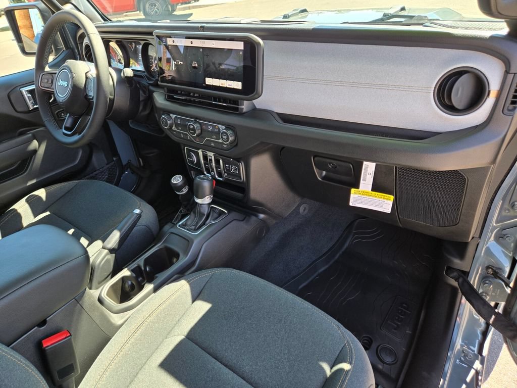Used 2025 Jeep Gladiator Sport AWD/4WD image 23