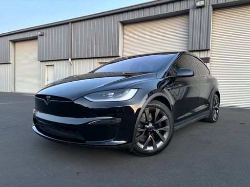 Used 2023 Tesla Model X AWD/4WD image 4