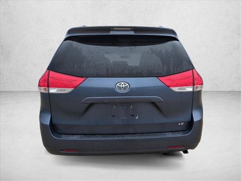 Used 2014 Toyota Sienna LE FWD image 6