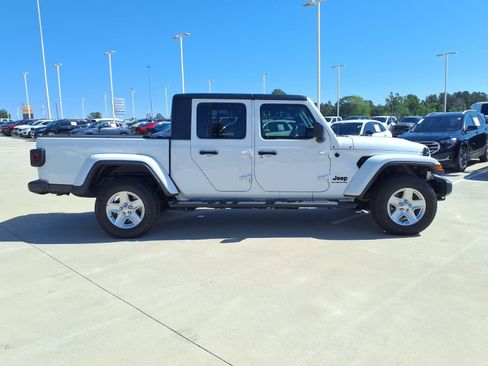 Used 2021 Jeep Gladiator Sport AWD/4WD image 5
