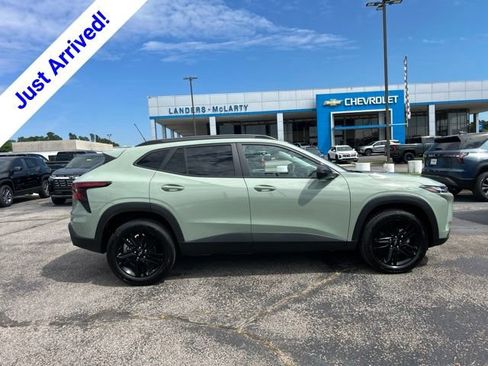 New 2026 Chevrolet Trax ACTIV FWD image 2
