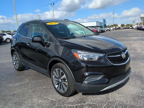 Used 2022 Buick Encore Preferred w/ Safety Package image 2