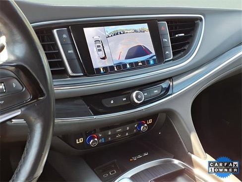 Used 2024 Buick Enclave Premium image 11