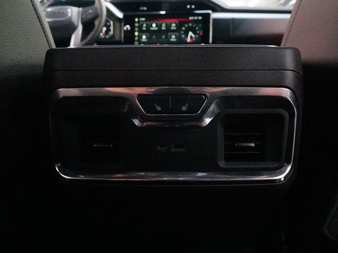 Used 2025 GMC Sierra 1500 Denali w/ Denali Reserve Package AWD/4WD image 35