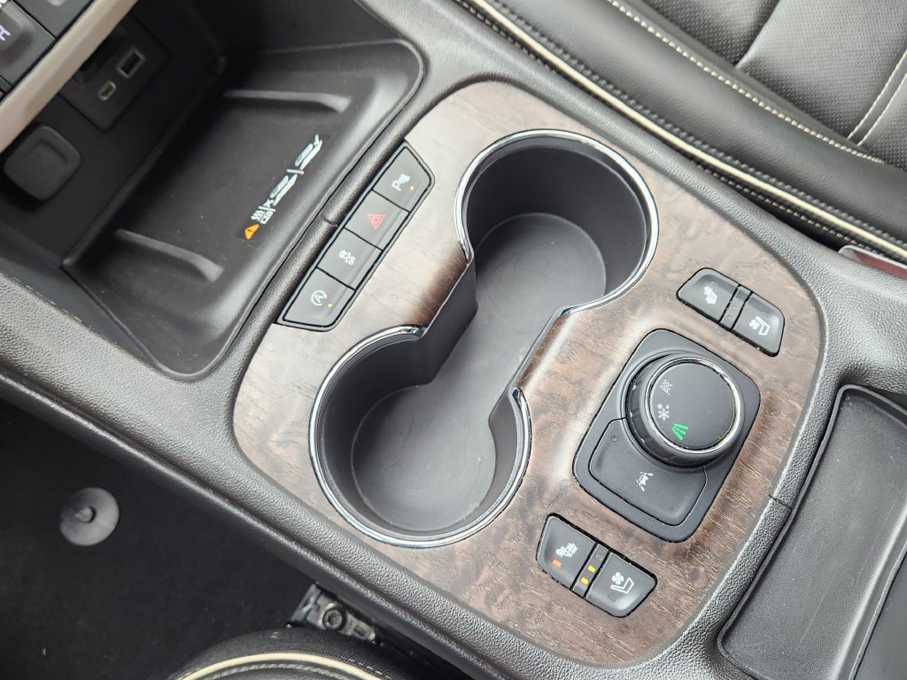 Used 2023 GMC Acadia Denali FWD image 11