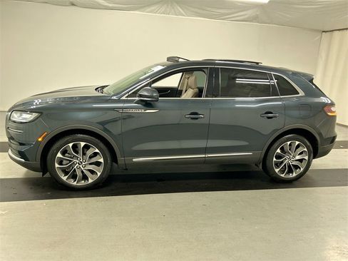 Used 2022 Lincoln Nautilus Reserve w/ Luxury Package image 6